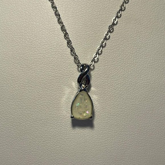 Opal and Diamond Women's Necklace NEW - Picture 4 of 4